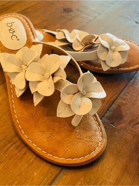 b.o.c. Ivory Floral Toe-Post Sandals